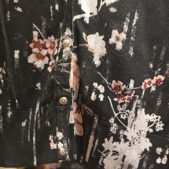 White House Black Market Black Floral Blouse - Picture 4 of 14